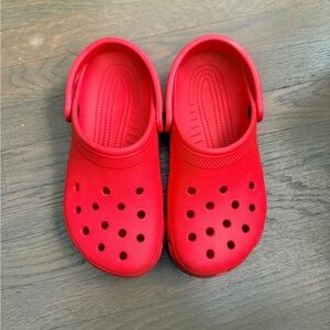 Crocs red “flame” unisex clogs m5 w7